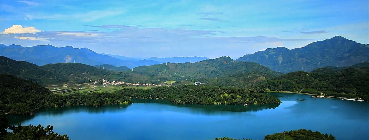 1 day: SUN MOON LAKE