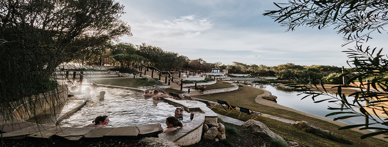 摩寧頓半島温泉 Peninsula Hot Spring Bath House bathing